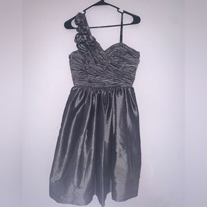 Maggy London pewter rose appliqué with a shine steel gray cocktail dress